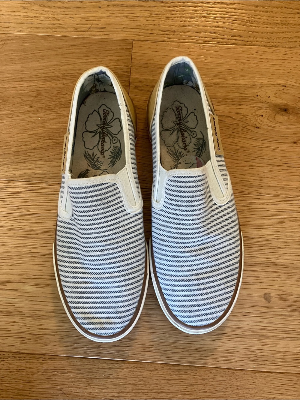 Tommy Bahama White and Navy Stripe Slip-On Loafers size 6